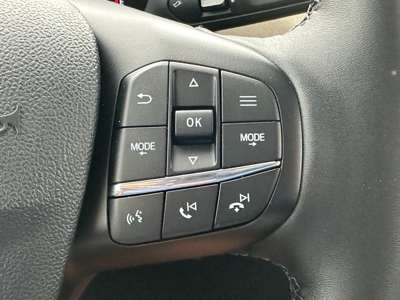 Ford Maverick Vehicle Full-screen Gallery Image 13