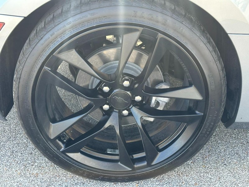 Chevrolet Camaro Vehicle Full-screen Gallery Image 6