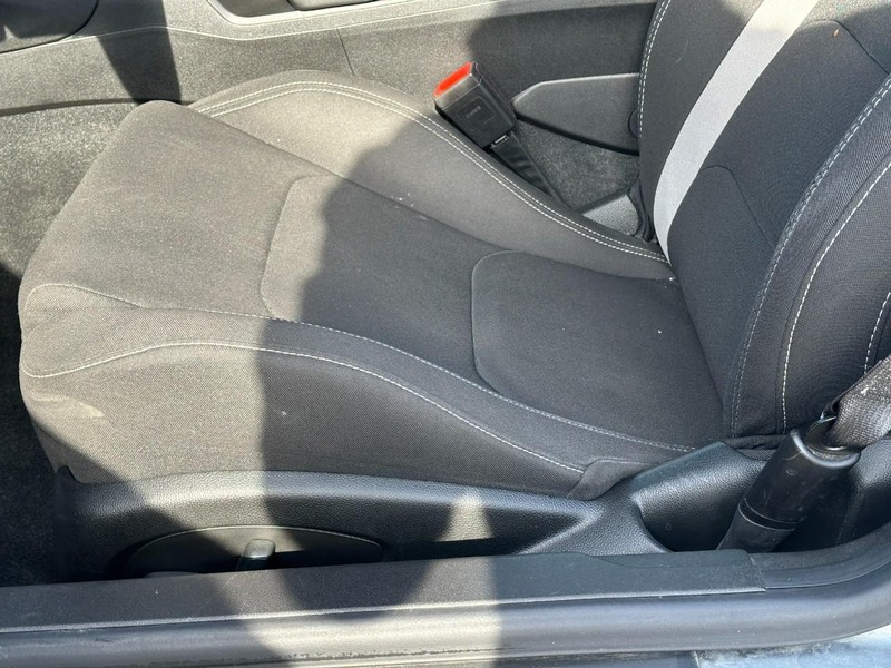 Chevrolet Camaro Vehicle Full-screen Gallery Image 13