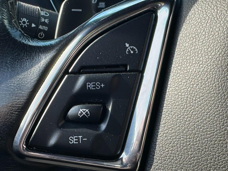 Chevrolet Camaro Vehicle Full-screen Gallery Image 14