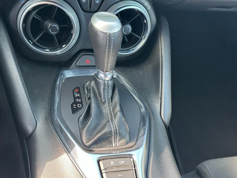 Chevrolet Camaro Vehicle Full-screen Gallery Image 19