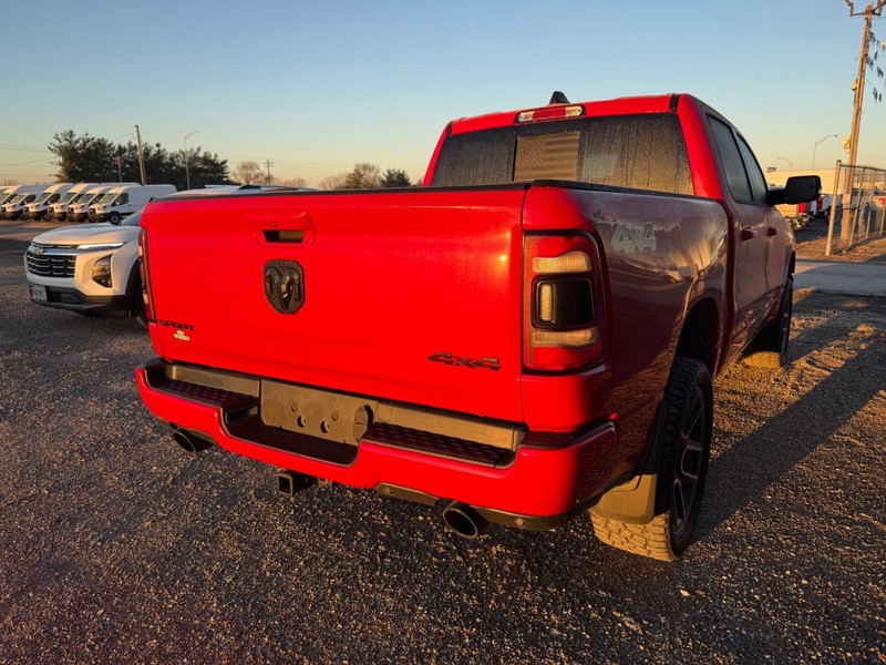 Ram 1500 Vehicle Full-screen Gallery Image 4