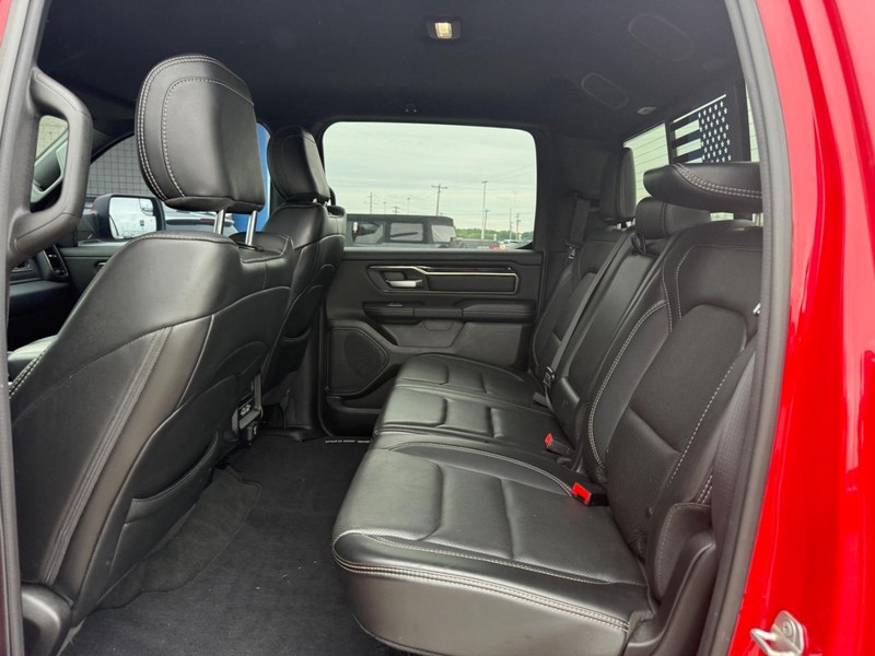 Ram 1500 Vehicle Full-screen Gallery Image 10