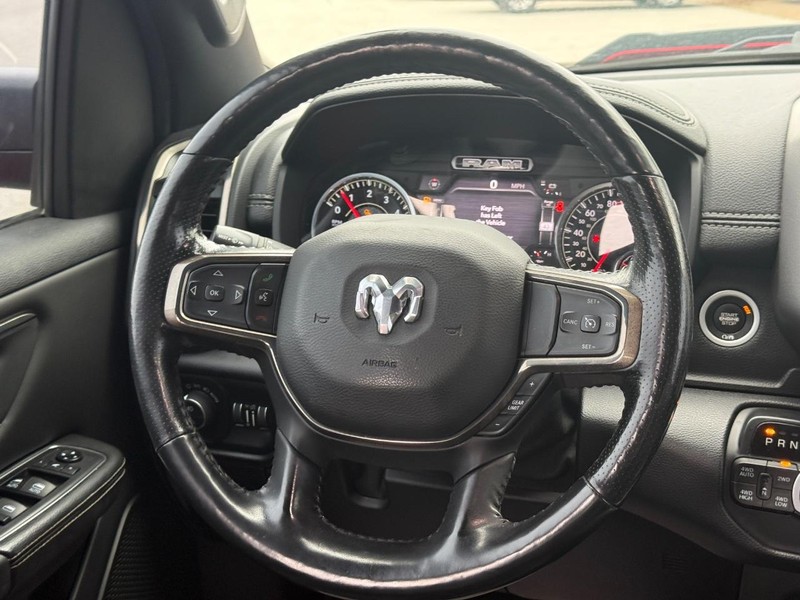 Ram 1500 Vehicle Full-screen Gallery Image 12