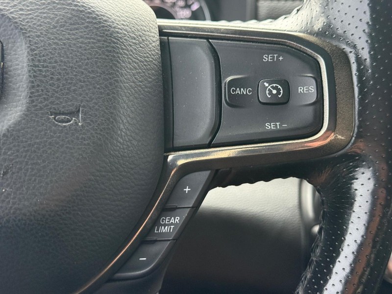 Ram 1500 Vehicle Full-screen Gallery Image 14