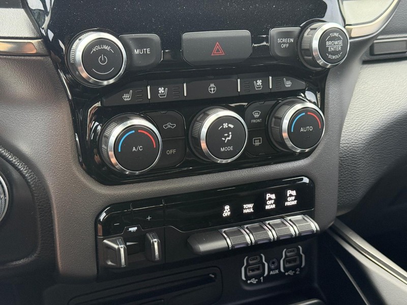 Ram 1500 Vehicle Full-screen Gallery Image 20