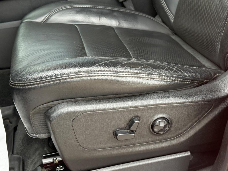 Ram 1500 Vehicle Full-screen Gallery Image 25