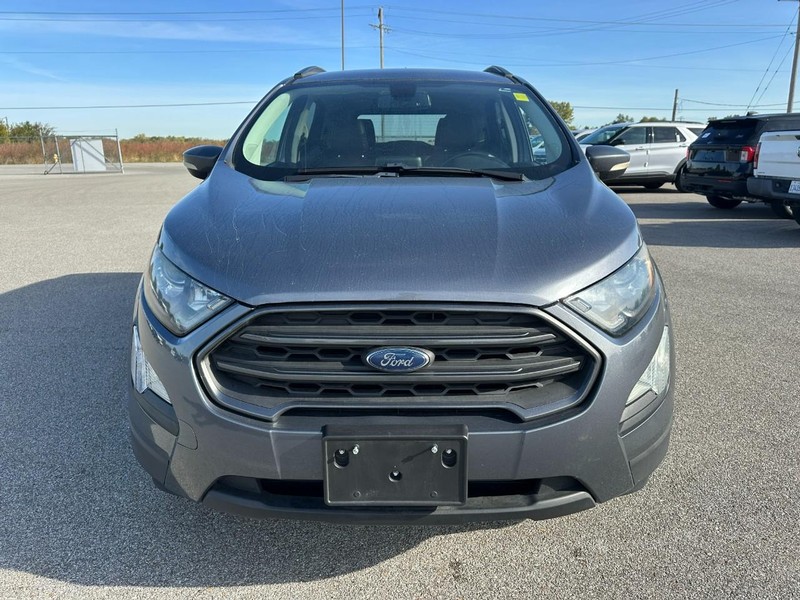 Ford EcoSport Vehicle Full-screen Gallery Image 9