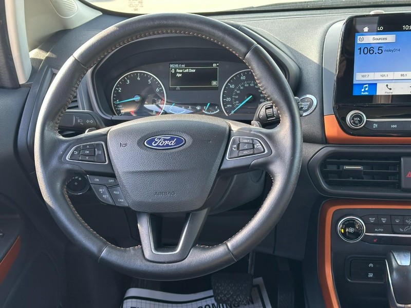 Ford EcoSport Vehicle Full-screen Gallery Image 13
