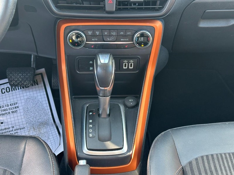 Ford EcoSport Vehicle Full-screen Gallery Image 15