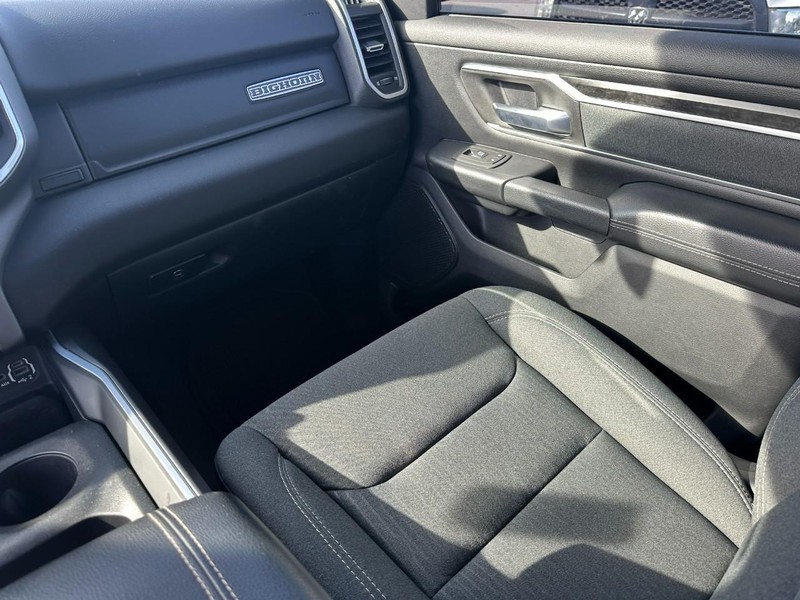 Ram 1500 Vehicle Full-screen Gallery Image 15