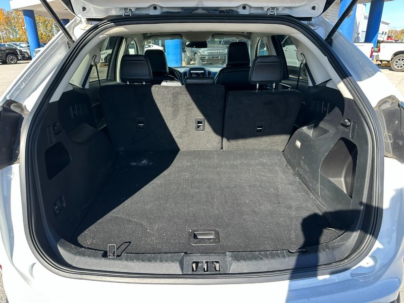 Ford Edge Vehicle Full-screen Gallery Image 5