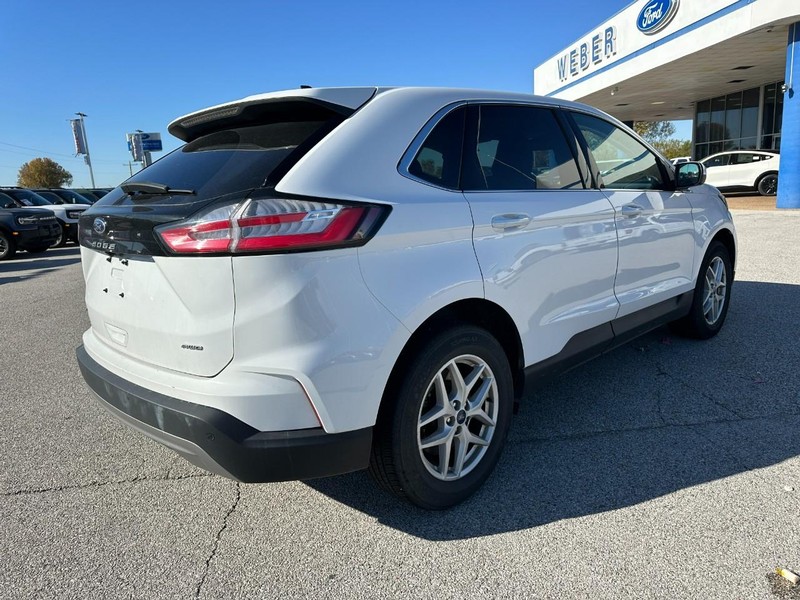Ford Edge Vehicle Full-screen Gallery Image 6
