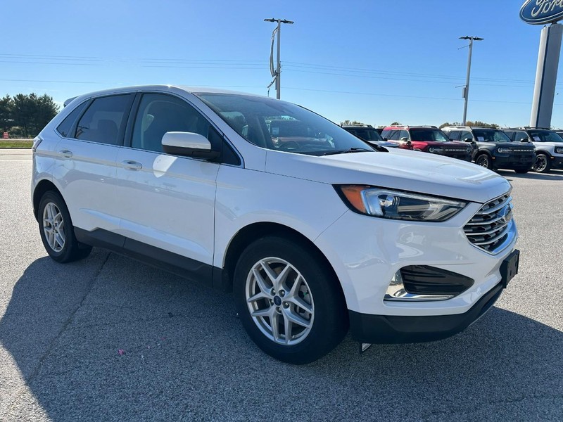 Ford Edge Vehicle Full-screen Gallery Image 8
