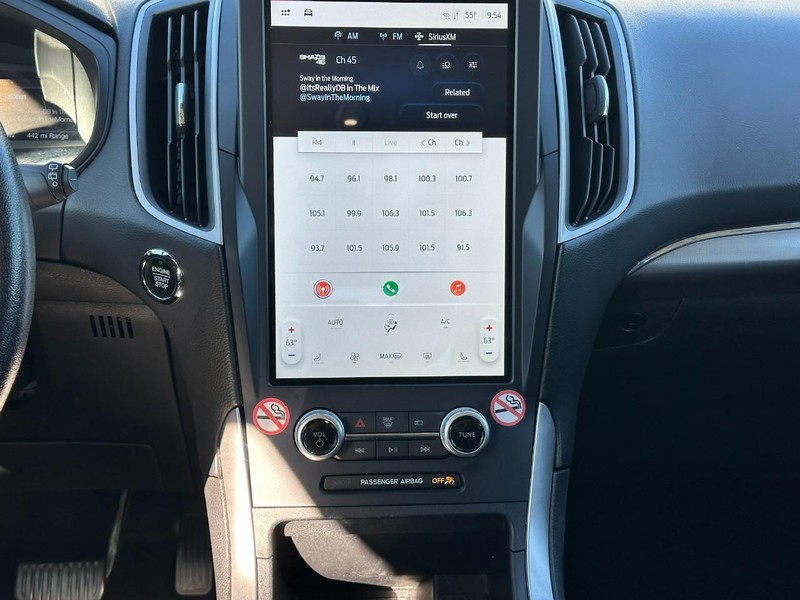 Ford Edge Vehicle Full-screen Gallery Image 13