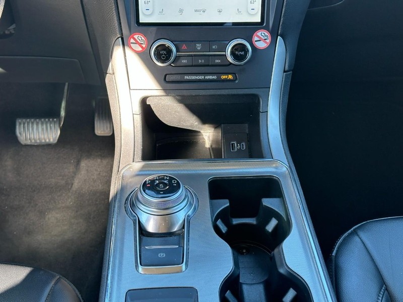 Ford Edge Vehicle Full-screen Gallery Image 14