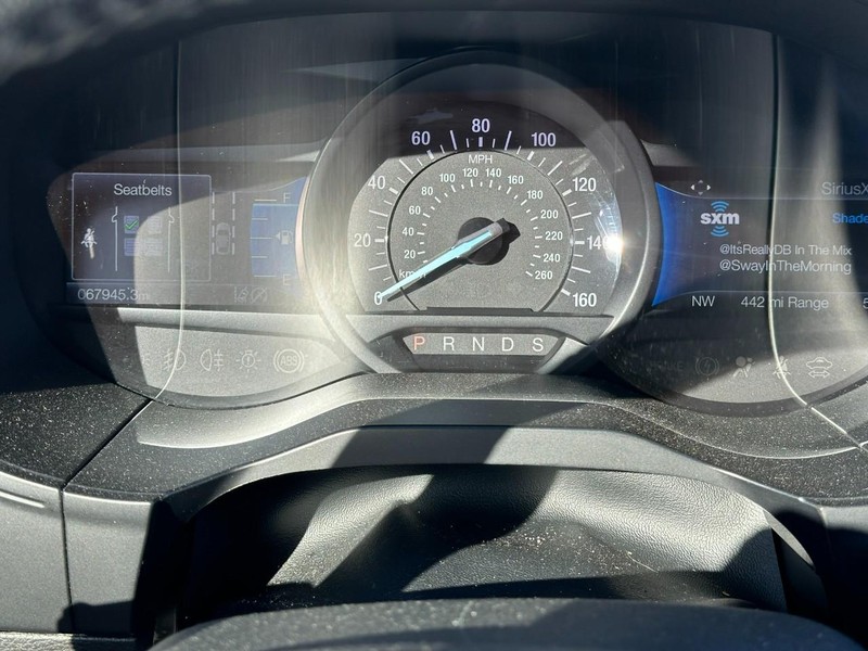 Ford Edge Vehicle Full-screen Gallery Image 20