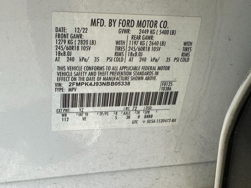 Ford Edge Vehicle Full-screen Gallery Image 22