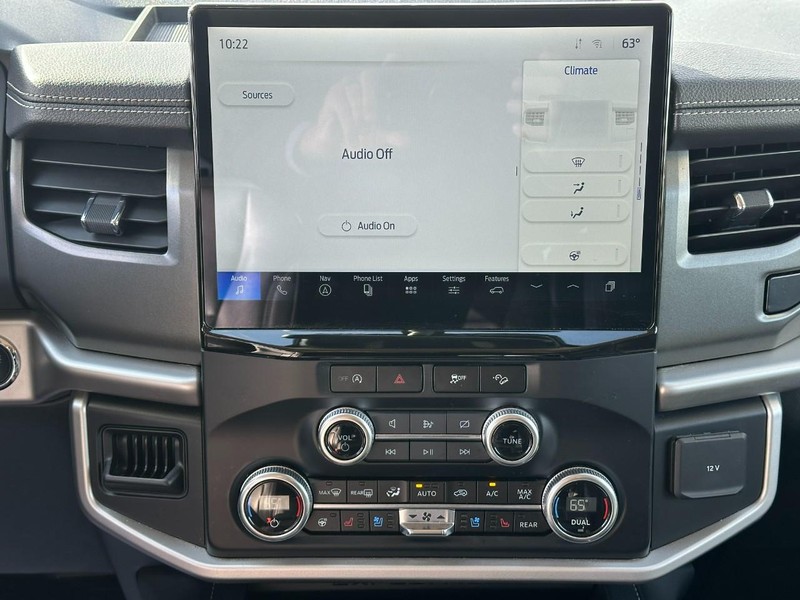 Ford Expedition Max Vehicle Full-screen Gallery Image 15