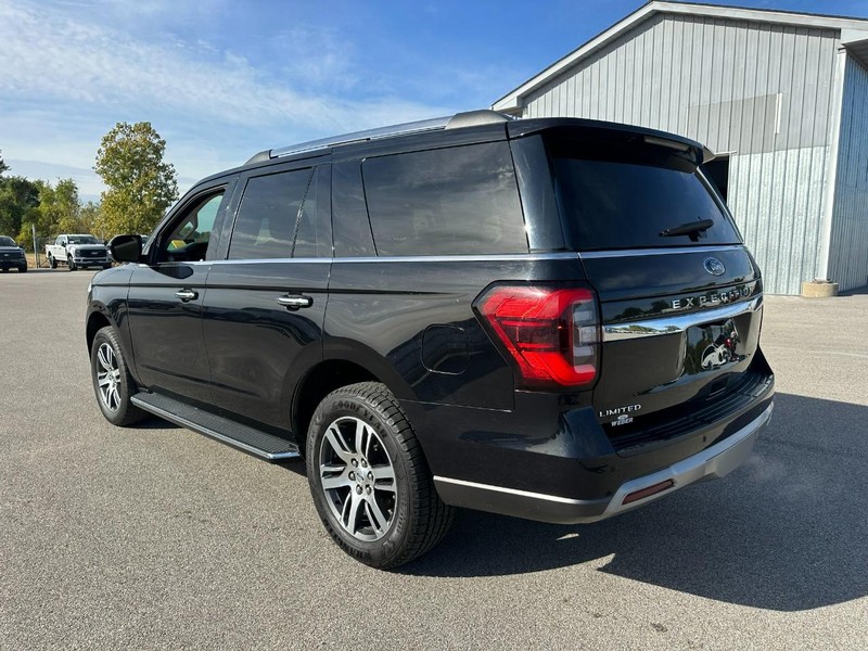 Ford Expedition Vehicle Full-screen Gallery Image 3