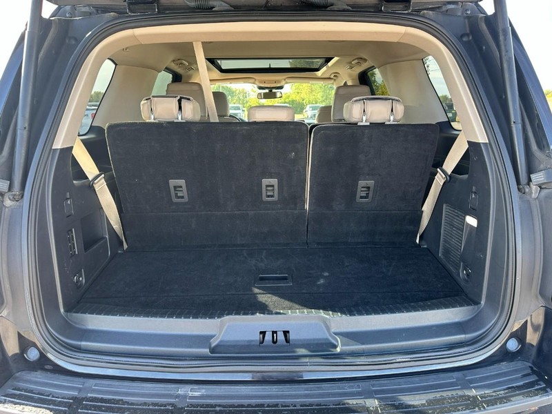 Ford Expedition Vehicle Full-screen Gallery Image 5