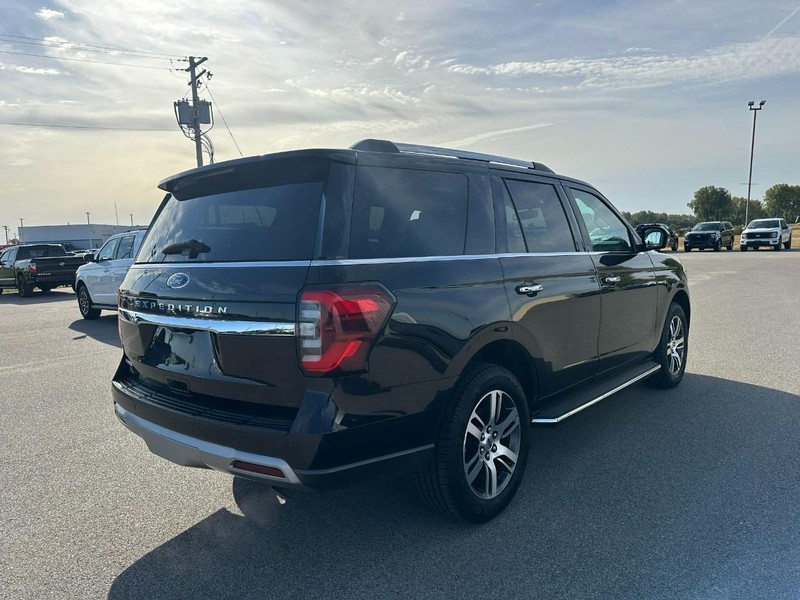 Ford Expedition Vehicle Full-screen Gallery Image 7