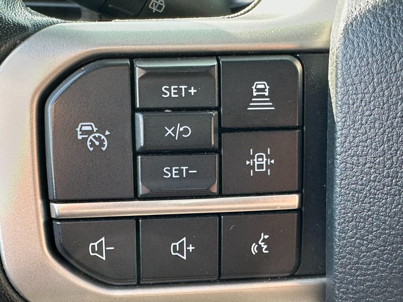 Ford Expedition Vehicle Full-screen Gallery Image 22