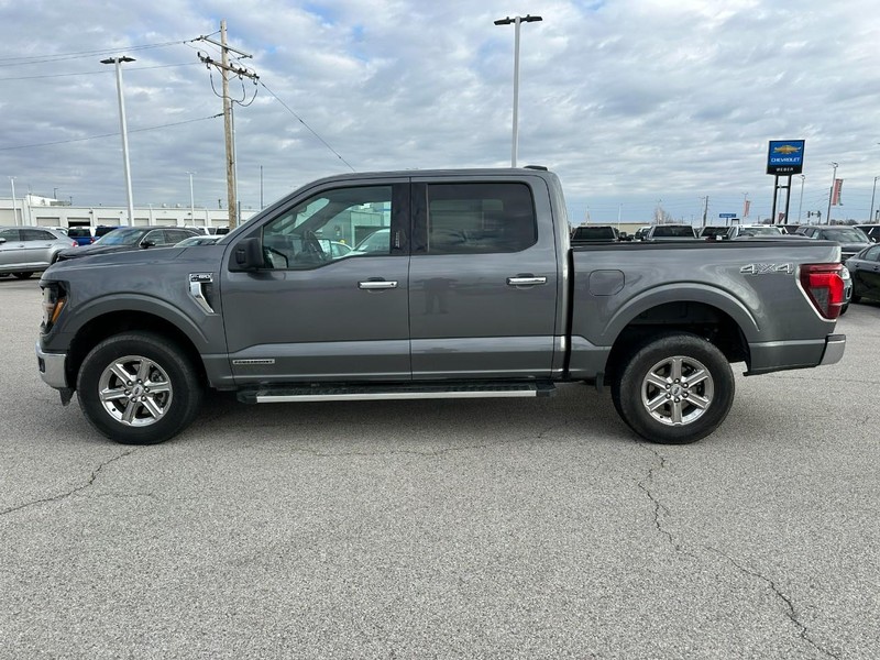 Ford F-150 Vehicle Full-screen Gallery Image 2