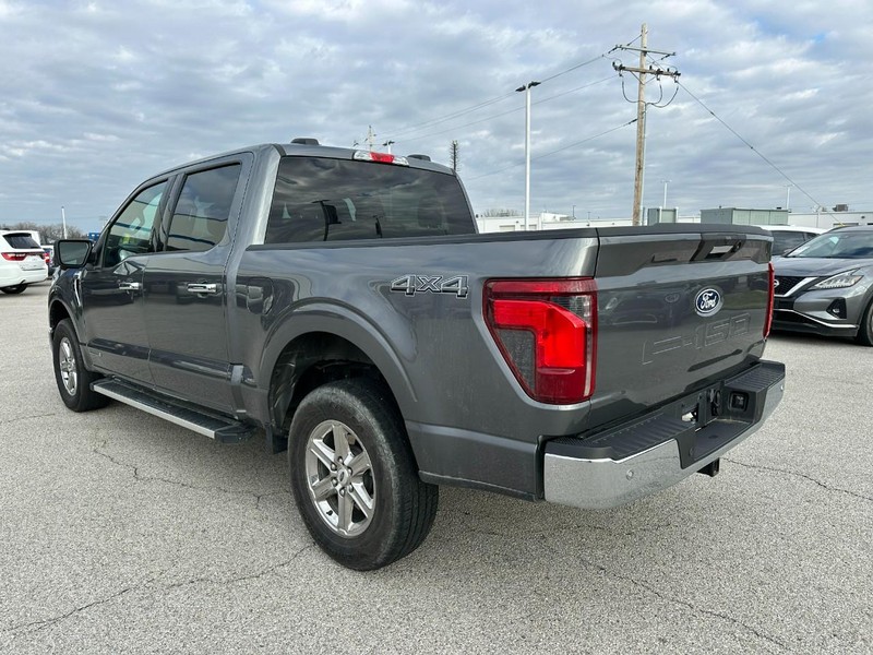 Ford F-150 Vehicle Full-screen Gallery Image 3