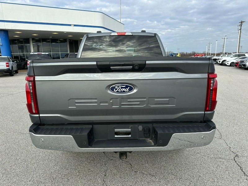 Ford F-150 Vehicle Full-screen Gallery Image 4