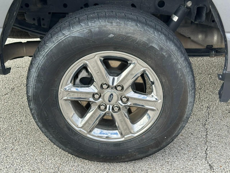 Ford F-150 Vehicle Full-screen Gallery Image 7