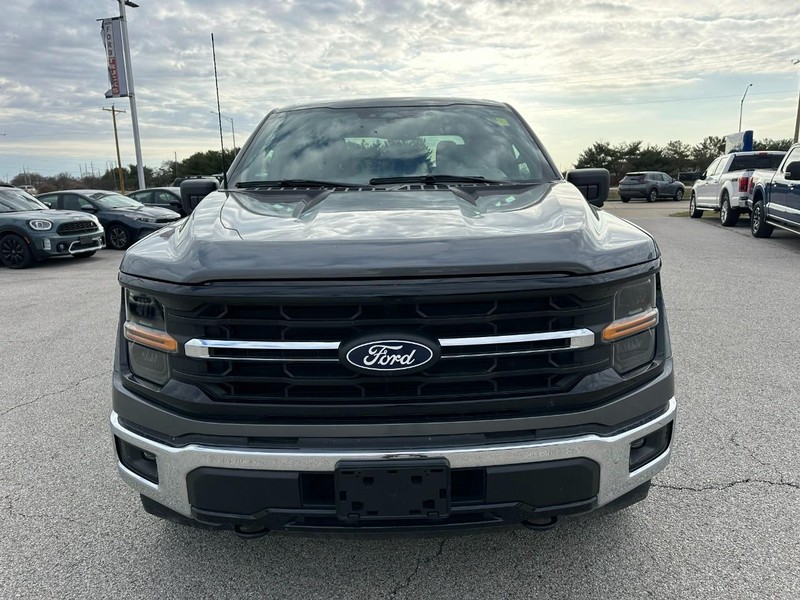 Ford F-150 Vehicle Full-screen Gallery Image 9