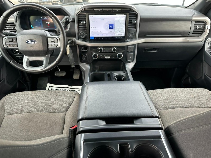 Ford F-150 Vehicle Full-screen Gallery Image 11