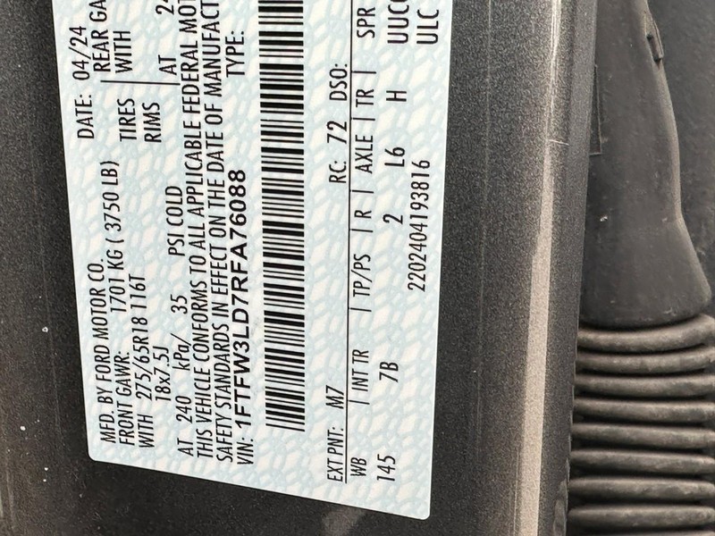 Ford F-150 Vehicle Full-screen Gallery Image 23