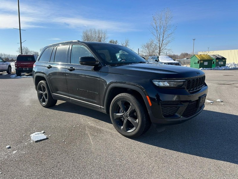 Jeep Grand Cherokee Vehicle Full-screen Gallery Image 8