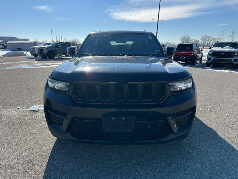 Jeep Grand Cherokee Vehicle Full-screen Gallery Image 9