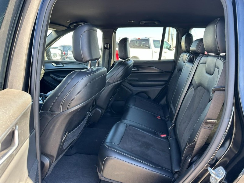 Jeep Grand Cherokee Vehicle Full-screen Gallery Image 10