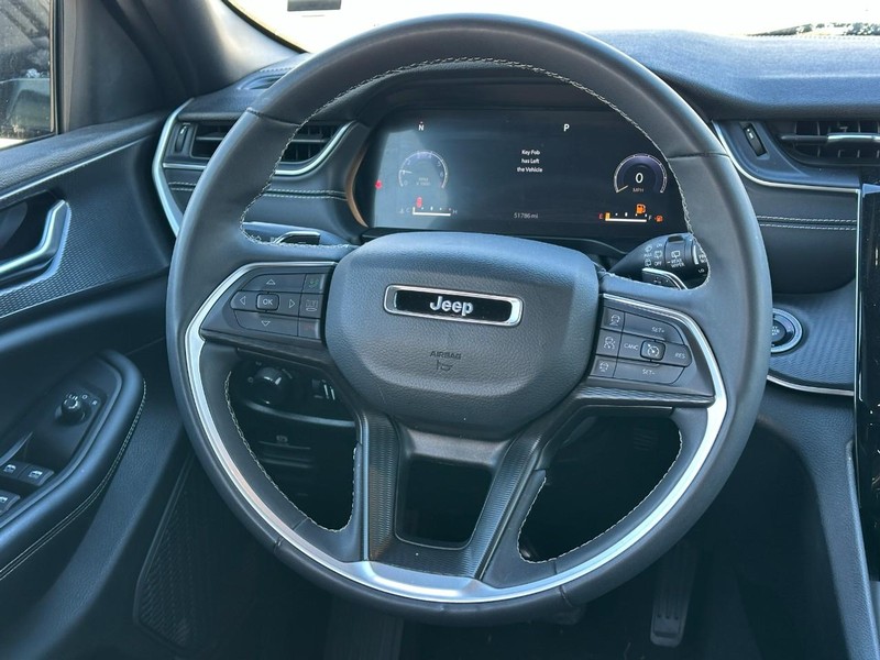 Jeep Grand Cherokee Vehicle Full-screen Gallery Image 12