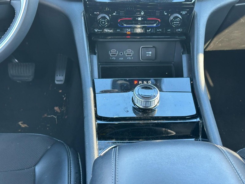 Jeep Grand Cherokee Vehicle Full-screen Gallery Image 14