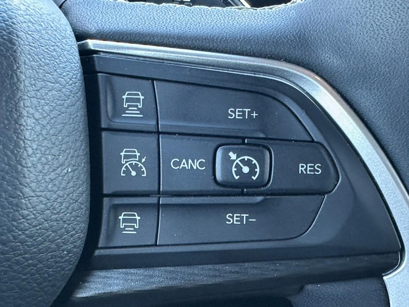 Jeep Grand Cherokee Vehicle Full-screen Gallery Image 19