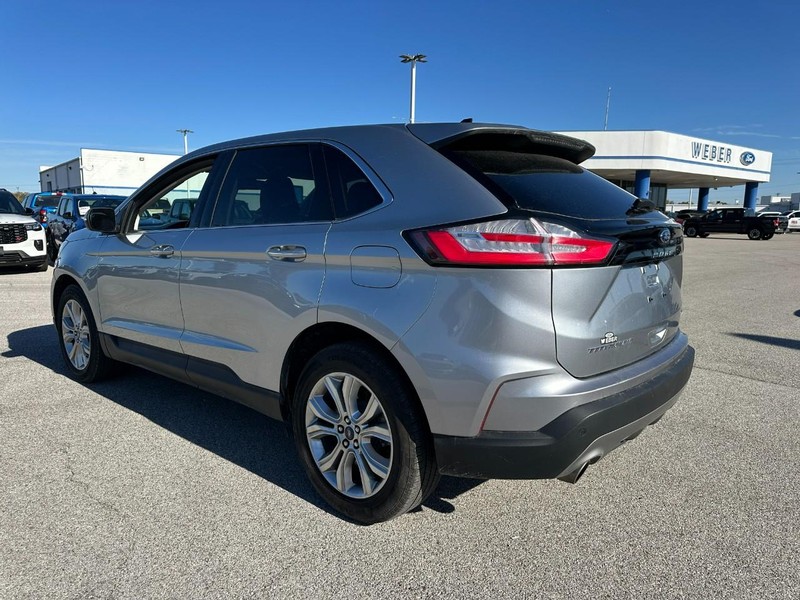 Ford Edge Vehicle Full-screen Gallery Image 3