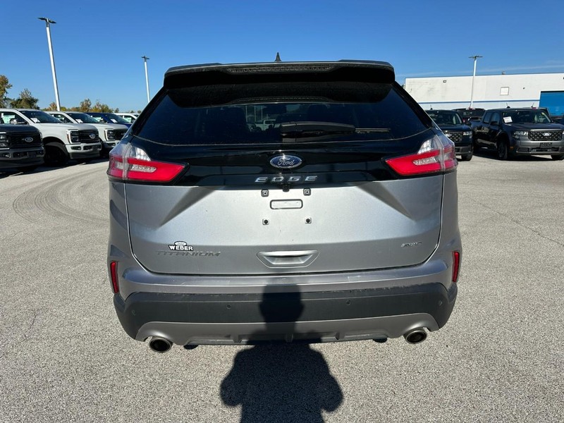 Ford Edge Vehicle Full-screen Gallery Image 4