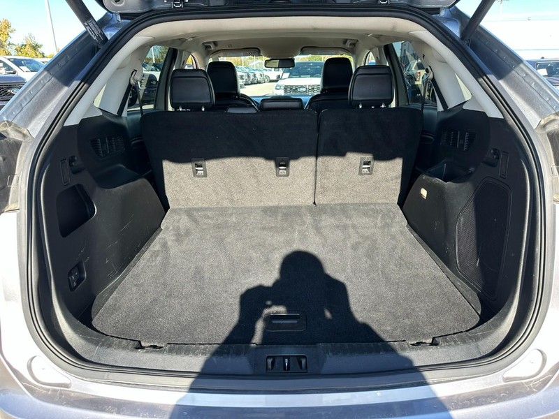 Ford Edge Vehicle Full-screen Gallery Image 5