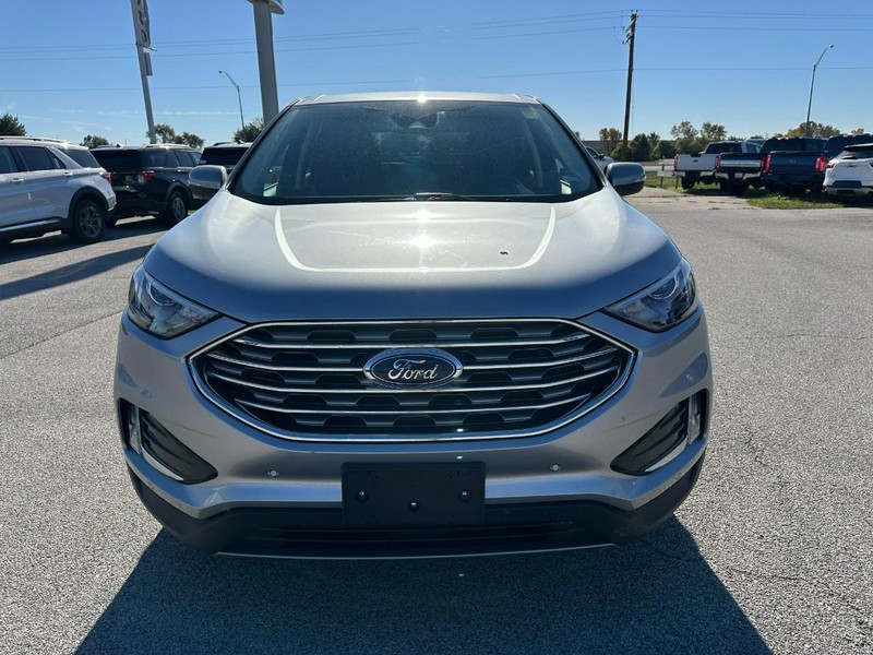 Ford Edge Vehicle Full-screen Gallery Image 9