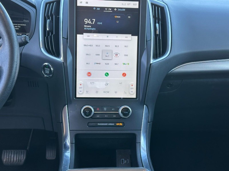 Ford Edge Vehicle Full-screen Gallery Image 13