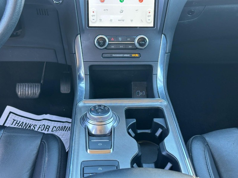 Ford Edge Vehicle Full-screen Gallery Image 14