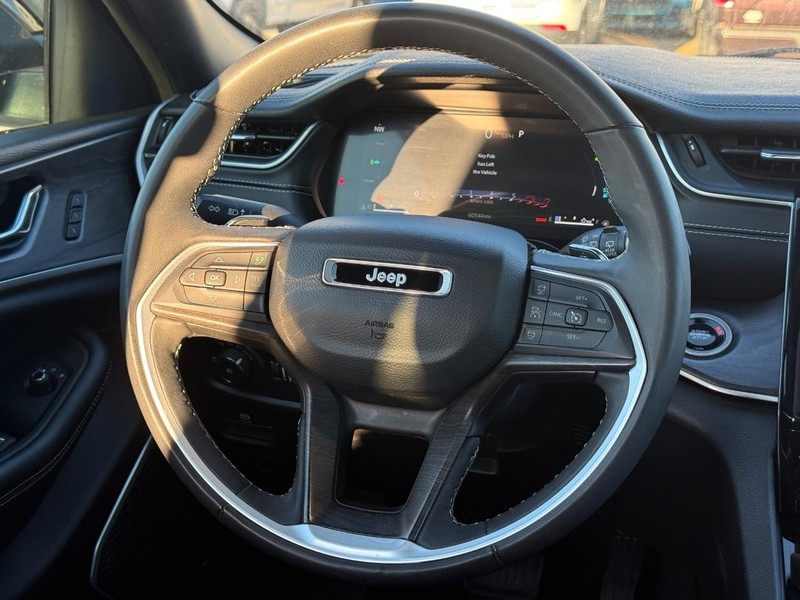 Jeep Grand Cherokee 4xe Vehicle Full-screen Gallery Image 14