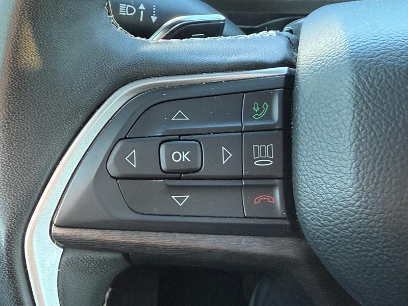 Jeep Grand Cherokee 4xe Vehicle Full-screen Gallery Image 15