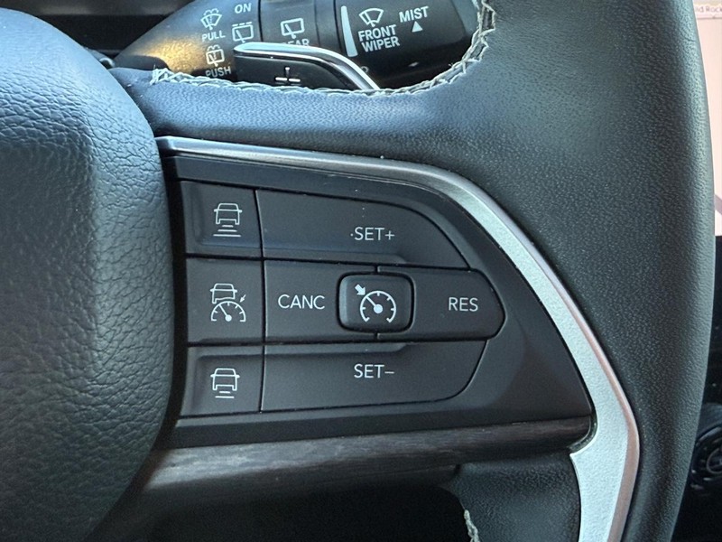 Jeep Grand Cherokee 4xe Vehicle Full-screen Gallery Image 16