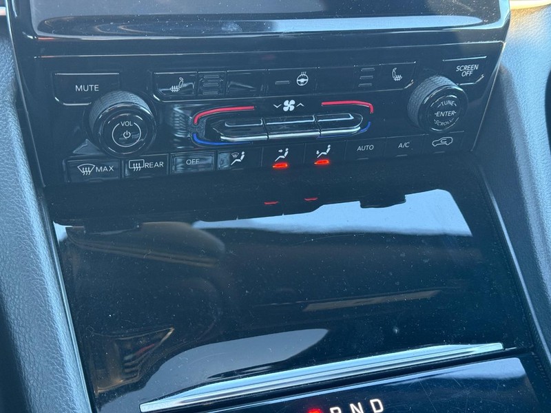 Jeep Grand Cherokee 4xe Vehicle Full-screen Gallery Image 21